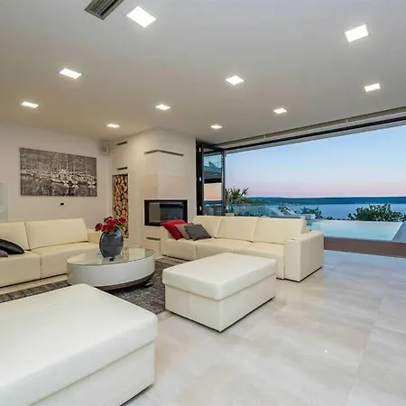 Luxury Michele With Heated Pool *