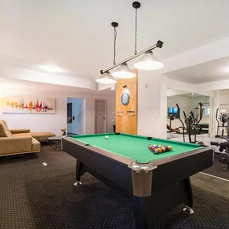 Luxury Michele With Heated Pool Villa