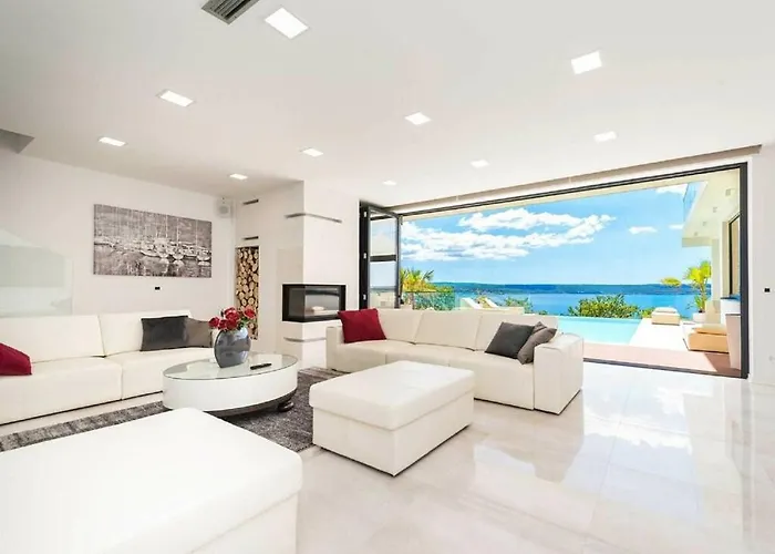 Luxury Michele With Heated Pool *