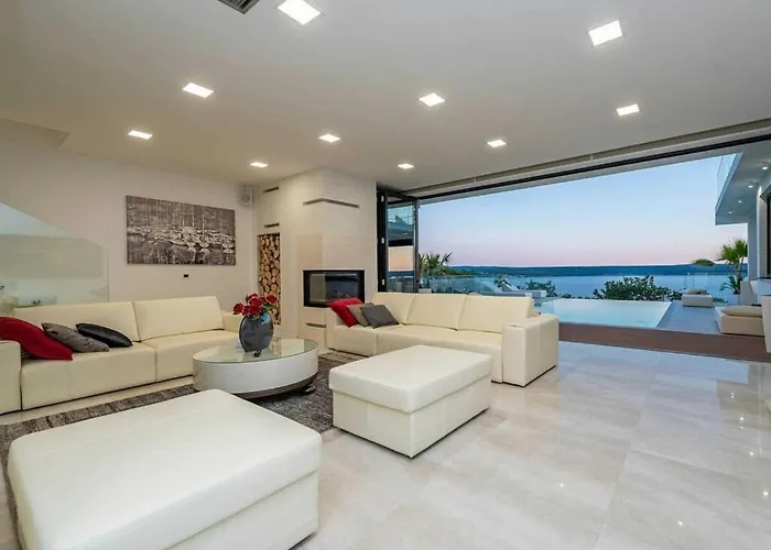 Luxury Michele With Heated Pool *