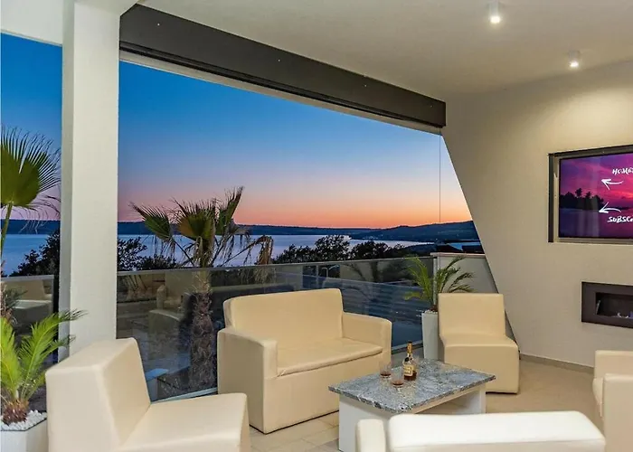 Vila Luxury Michele With Heated Pool