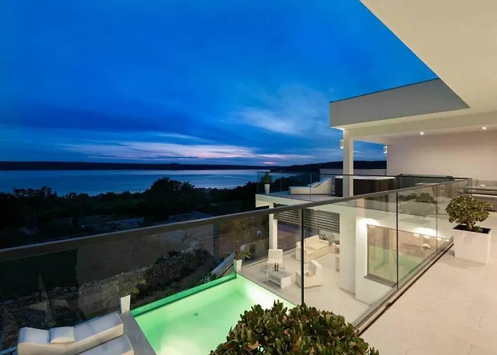 Vila Luxury Michele With Heated Pool