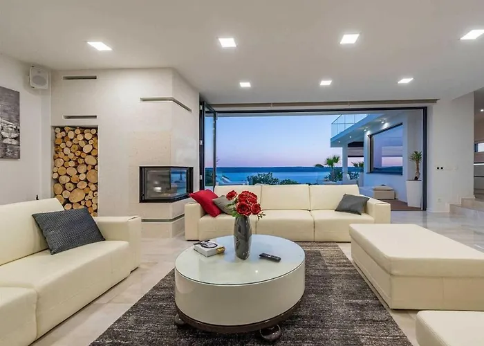 Vila Luxury Michele With Heated Pool *