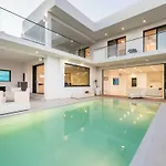 Villa Luxury Michele With Heated Pool