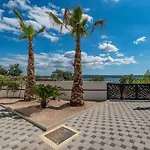 Luxury Michele With Heated Pool