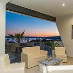 Villa Luxury Michele With Heated Pool