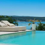 Luxury Michele With Heated Pool Villa *