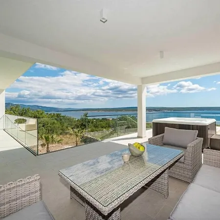 Villa Luxury Michele With Heated Pool *