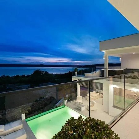 Villa Luxury Michele With Heated Pool